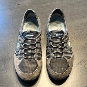 Skechers